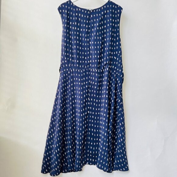 MM Lafleur Samantha wrap dress , Blue dots prints, Plus size 3 - Picture 3 of 12